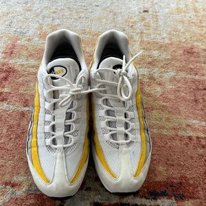 Nike Men's Sneakers in White and Yellow